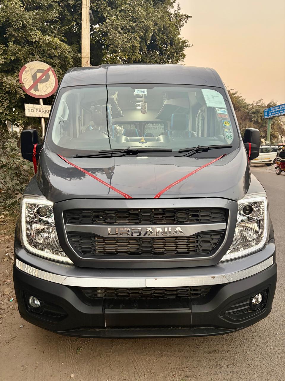 16 Seater Urbania Tempo Traveller
